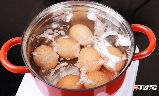 如何能不让鸡蛋煮破 怎么防止鸡蛋被煮裂开