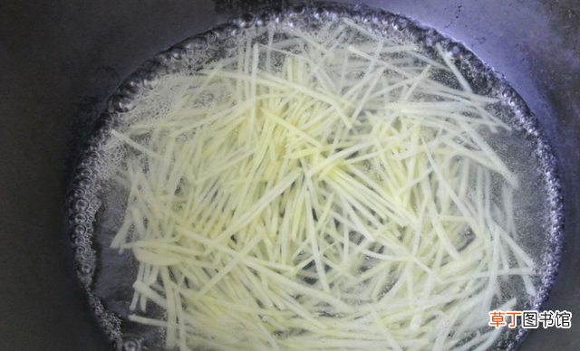 炒土豆丝的正确做法教程 土豆丝炒多久能熟