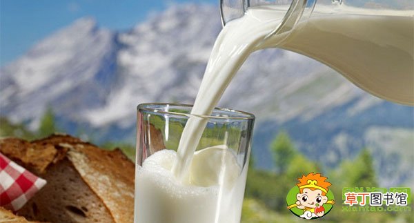纯牛奶什么时候喝最好，牛奶一天喝多少最好