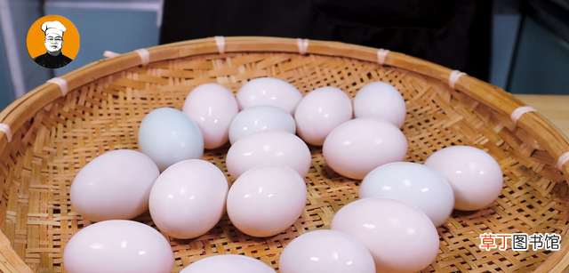 自制松花皮蛋的方法教程 皮蛋制作方法及配方怎么做