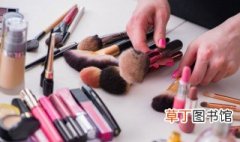 化妆的步骤及化妆用品使用方法 化妆的步骤是什么