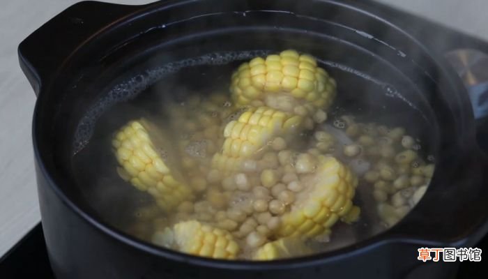 黄豆炖骨头汤的家常做法黄豆炖骨头汤怎么做