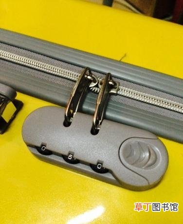 行李箱密码丢失的开箱方法 行李箱忘记密码怎么开锁