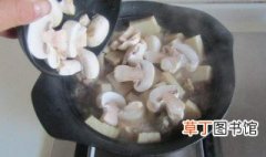 豆腐能和口蘑煮汤吗 豆腐和蘑菇能一起煮汤吗
