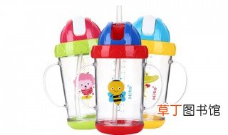宝宝喝水可以直接用吸管杯吗 儿童吸管水杯可以装开水吗