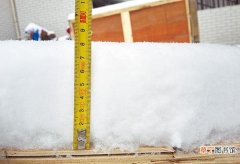 一尺厚积雪的相关实验及结果分析 雪的密度是多少