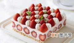 如何制作美味甜蜜的草莓芝士蛋糕 吃蛋糕的好处