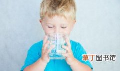 小孩子喝水用什么材质的水杯 儿童用什么材质水杯喝水好