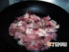 白萝卜炖猪肉的做法