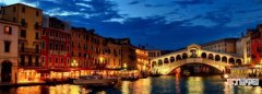 威尼斯为什么建在水里，威尼斯地理位置特点与自然环境的特征