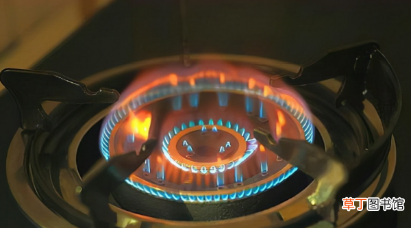 煤气火焰绿色什么原因，天然气红火和蓝火有什么区别