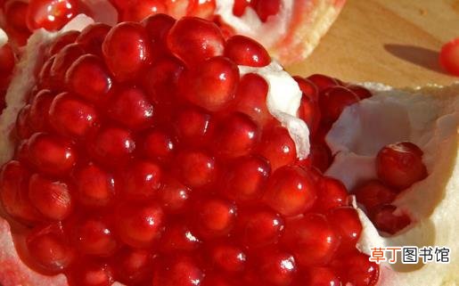 红石榴被誉为水果中的红宝石 红石榴食用小妙招