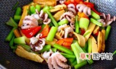 芹菜胡萝卜炒小章鱼的做法 怎样做芹菜胡萝卜炒小章鱼