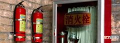 消防栓里面有什么东西，室内消防栓箱内一般配置有什么东西