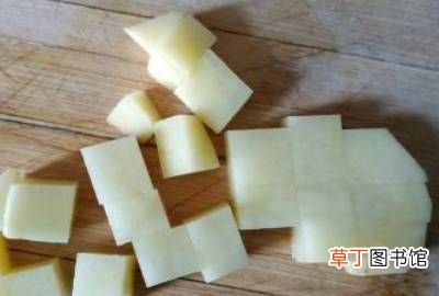 土豆块怎么切块，土豆怎么切成块