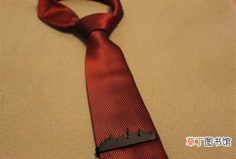 领带夹怎么佩戴,城管领带夹佩戴方法