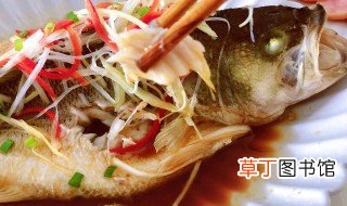 重阳菜品清蒸鲈鱼怎么做 重阳菜品清蒸鲈鱼的做法