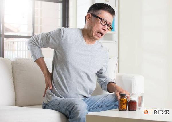 左边腰部疼痛怎么回事男性 男人经常腰痛4种疾病有关