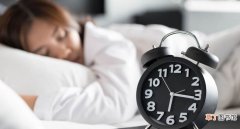 每天少睡一两个小时算熬夜吗 研究表明会降低大脑的认知功能