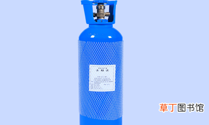 使用什么钢瓶时不得沾染油脂，关于氮气瓶的使用说法正确的是?
