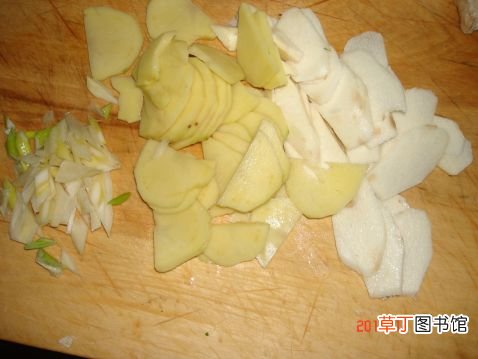 春季养生粥土豆山药粥具有健脾益肾的作用