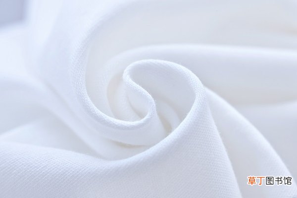 小苏打漂白衣服步骤 如何用小苏打洗白衣服