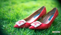 梦见穿红鞋是什么意思 梦见穿红鞋是什么预兆