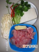 豆腐金针菇焖鱼片的做法