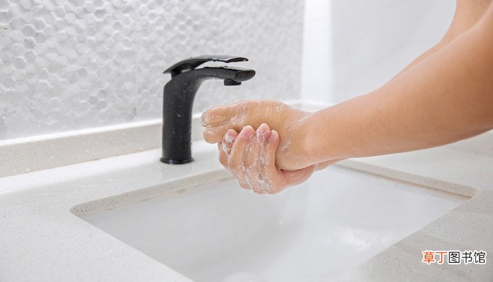 普通洗手液放进泡沫洗手液瓶可以变泡沫吗 普通洗手液能放泡沫瓶里面吗