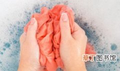 衣服上的染发剂用什么才可以洗掉 衣服上的染发剂洗掉感觉的方