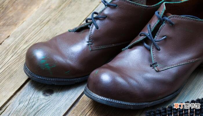 皮鞋划痕怎么修复 皮鞋出现划痕怎么办