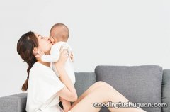 母乳喂养的宝宝什么时候断奶最好 根据宝宝发育决定断奶时间