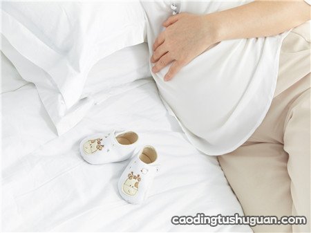 胎位roa适合什么睡姿 左侧卧位是最好的睡姿