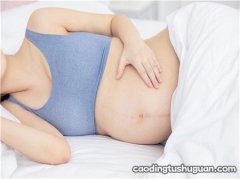 胎儿斜颈和孕妇睡姿有关吗