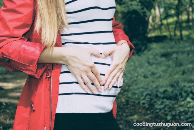怀孕后多久显怀？肚子小胎儿发育就不好？