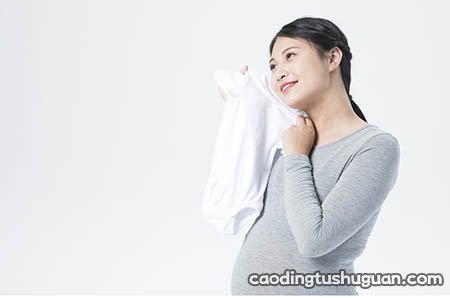 孕期这种睡姿最不舒服，却对胎儿最好，孕妈好痛苦！