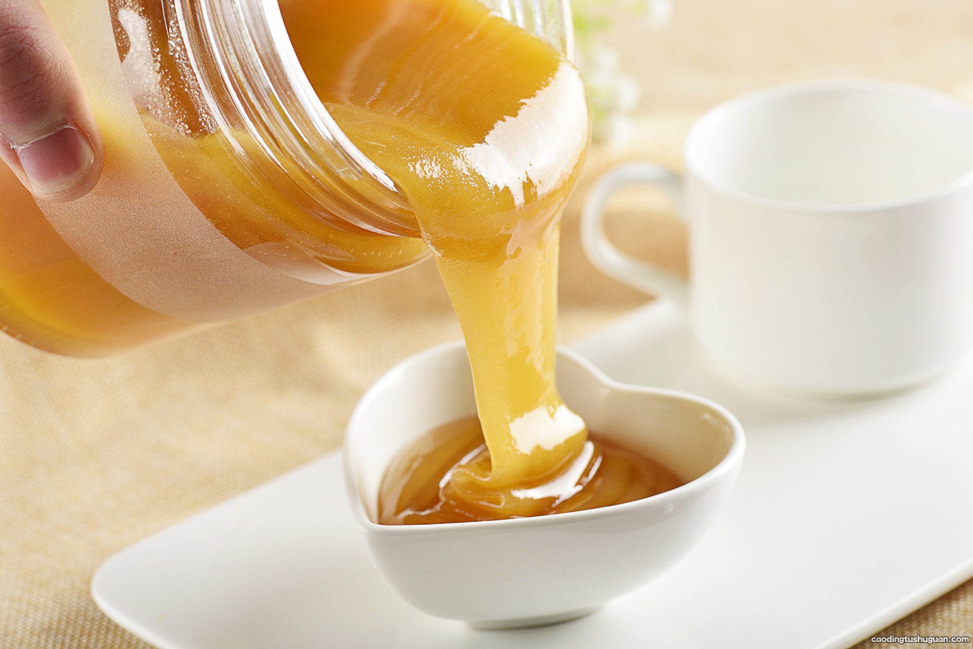 蜂蜜枸杞泡水喝的作用