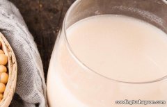 自然分娩后第一天可以喝牛奶吗 顺产后多久可以喝牛奶