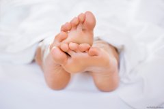 产妇的脚为什么会脱皮 怎么改善保养脚部皮肤