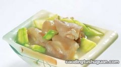 下奶营养美食:丝瓜猪蹄汤