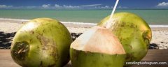 干椰子怎么打开硬壳
