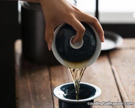 盖碗茶具使用方法