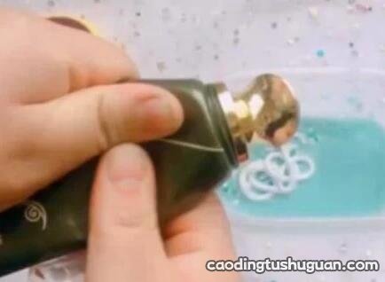 沐浴露和牙膏怎么做起泡胶